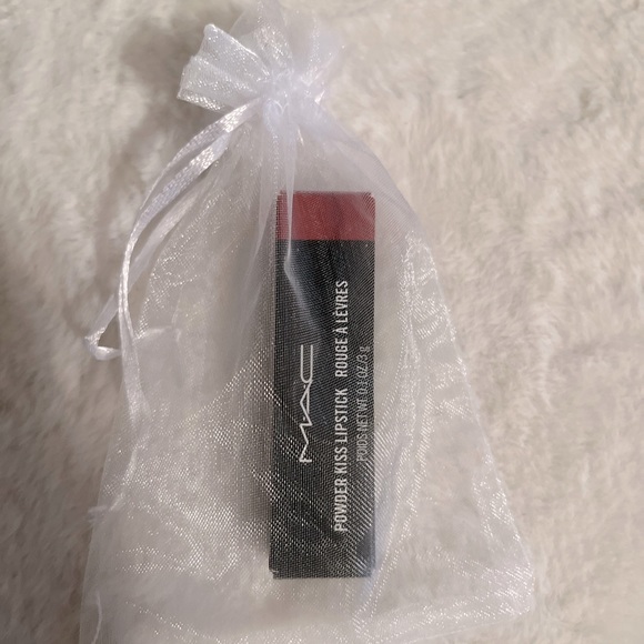 MAC POWDER KISS LIPSTICK 926 DUBONNET BUZZ NWB SZ 0.1 OZ FREE ORGANZA BAG - Picture 6 of 8